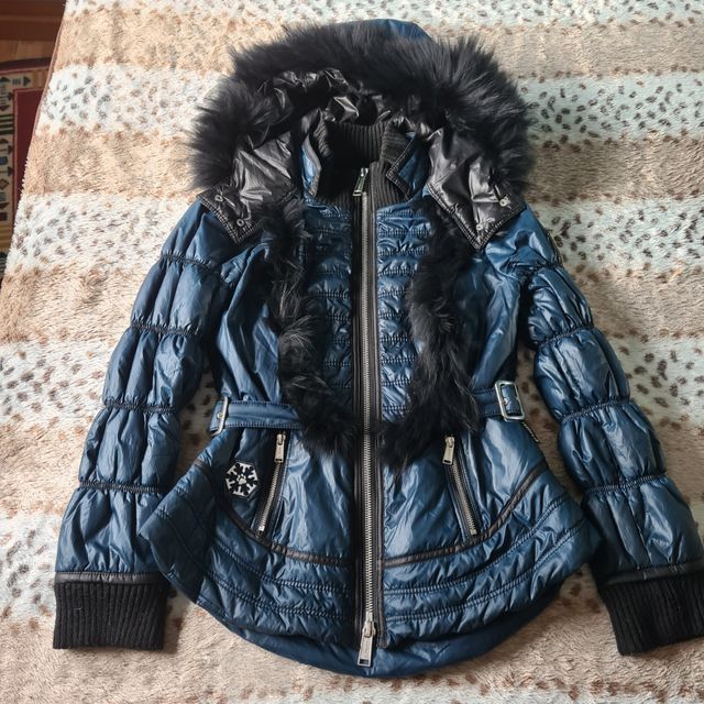 Abrigo Highly Preppy azul y negro