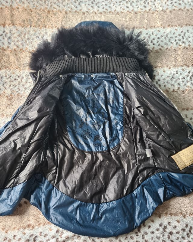 Abrigo Highly Preppy azul y negro