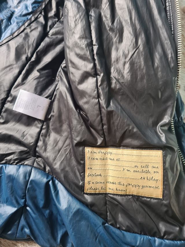 Abrigo Highly Preppy azul y negro