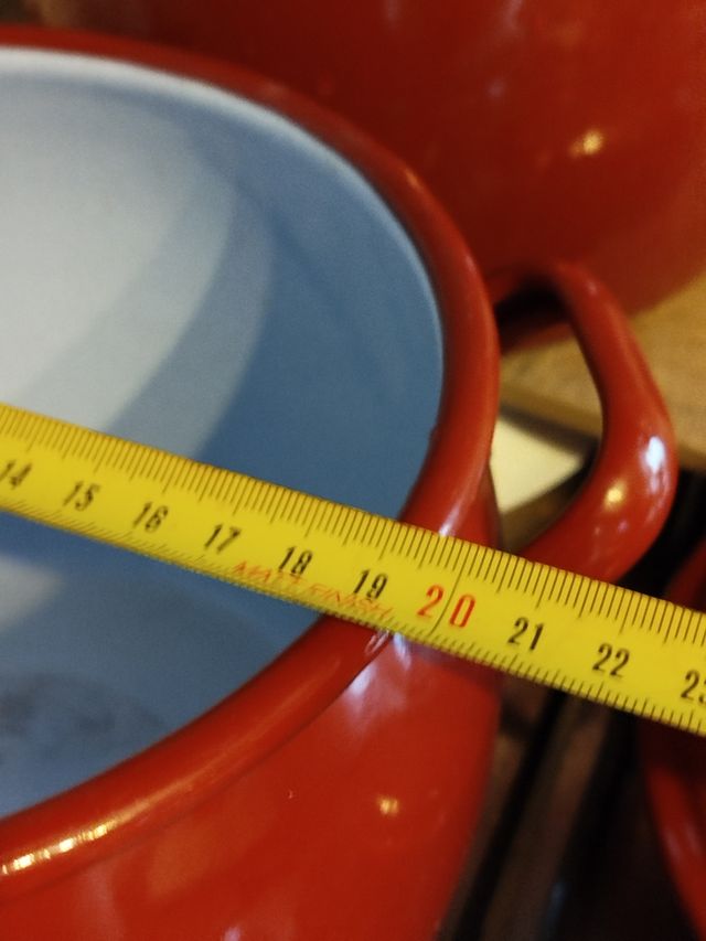 2 Pucheros decorativos. 20 y 23 cm.