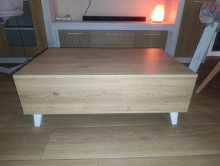 Mesa chica de salón nórdica