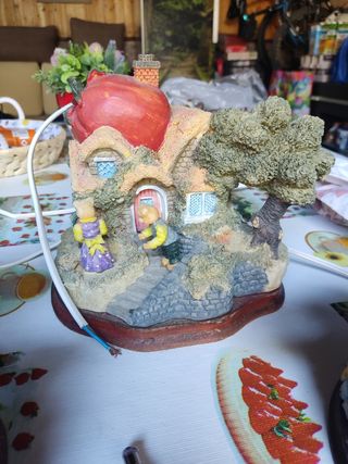 Fuente y lámpara decorativa de resina