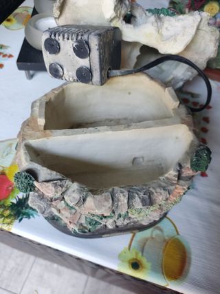 Fuente y lámpara decorativa de resina
