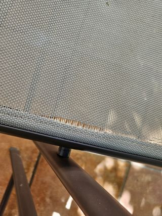 Mesa, 4 Sillas y sombrilla