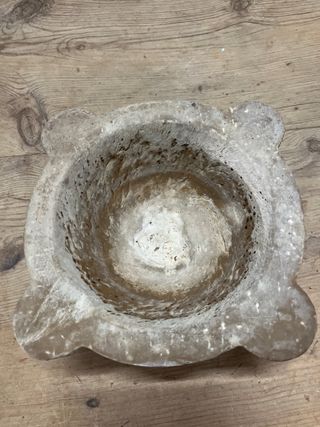 Mortero de piedra antiguo