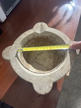 Mortero de piedra antiguo