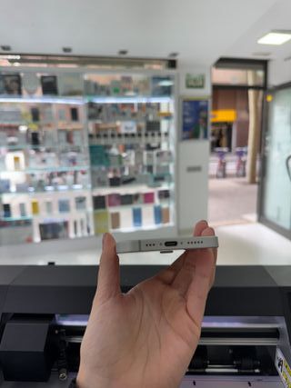 IPHONE 16e 128GB COMO NUEVO