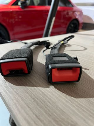 Juego enganches cinturón delantero Audi A3 8V (x2)