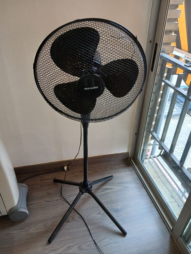 Ventilador Pro Klima Negro Trípode