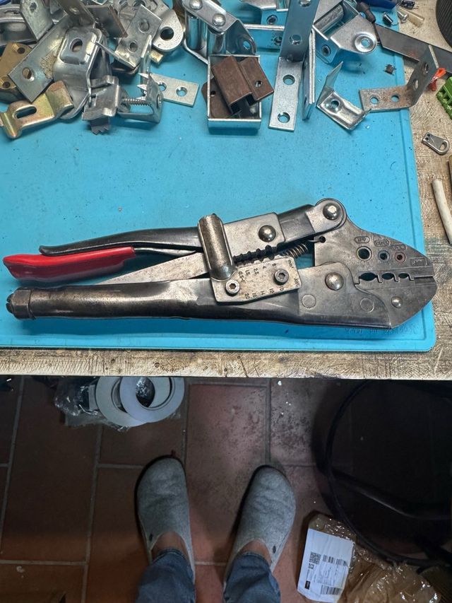 Pinza Knipex per crimpare
