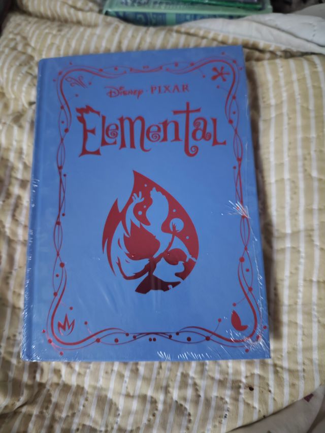Libro blu Elemental Disney Pixar