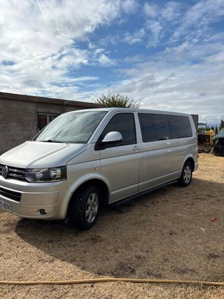Volkswagen Caravelle 2011