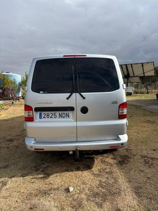Volkswagen Caravelle 2011