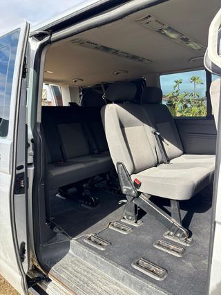 Volkswagen Caravelle 2011