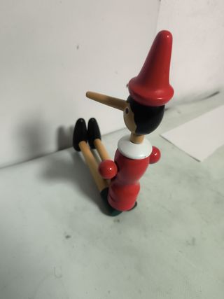 Pinocho de madera articulado