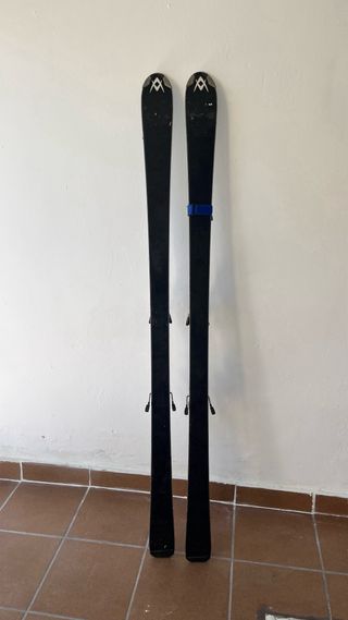 Esquís Volkl Carver Azules