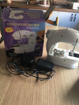 Máquina de coser portátil