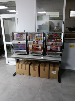 Lote de Máquinas Recreativas RF '80