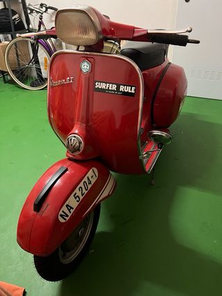 Vespa 160 GT Roja