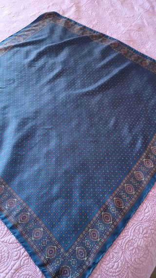 Foulard uomo blu e verde acqua 76x78cm cucito a ma