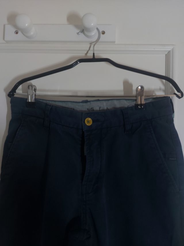 Pantalón Azul Marino. Marca Vissla. Talla 29