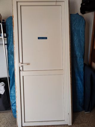 Puerta blanca PVC