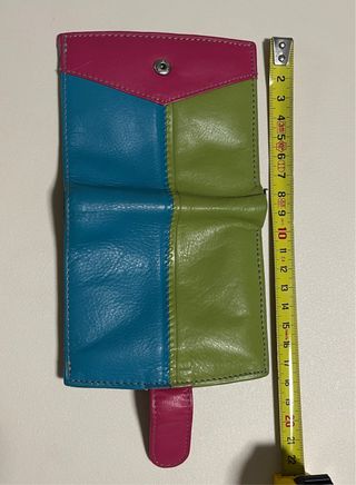 Cartera de piel pequeña nueva