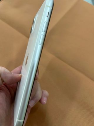 iPhone 11 Blanco 64GB IMPOLUTO!!