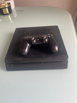Ps4 Slim Negra con Mando Dualshock
