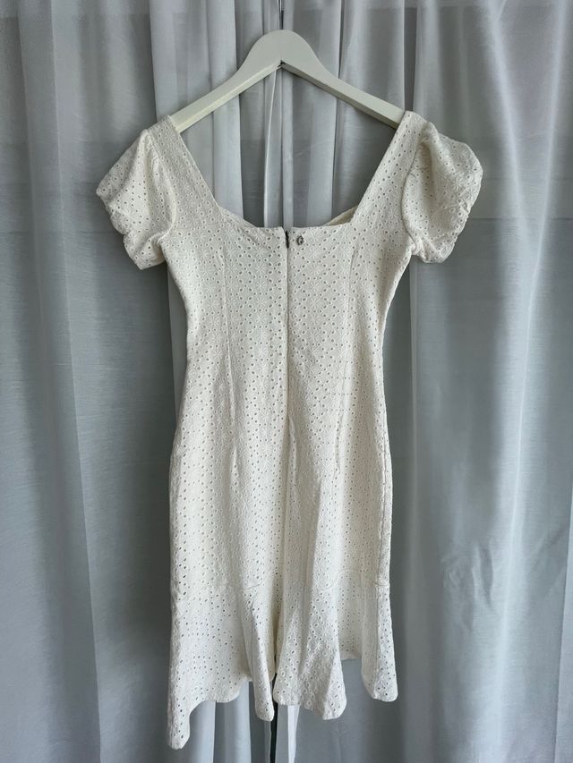 Vestido Guess blanco bordado