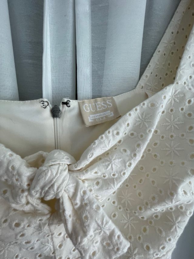 Vestido Guess blanco bordado