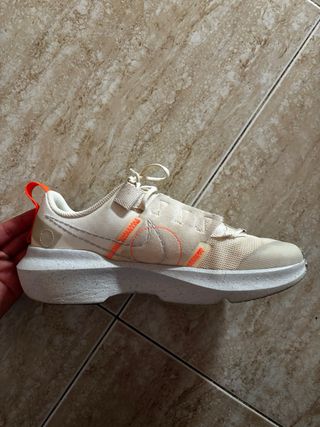 Zapatillas Nike Beige/Naranja Talla 38.5