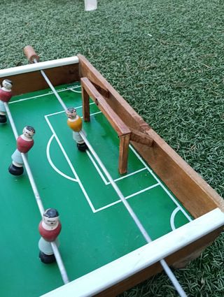 Futbolín antiguo madera Juguetes Viam.