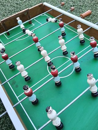 Futbolín antiguo madera Juguetes Viam.