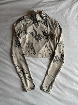 Top estampado de manga larga