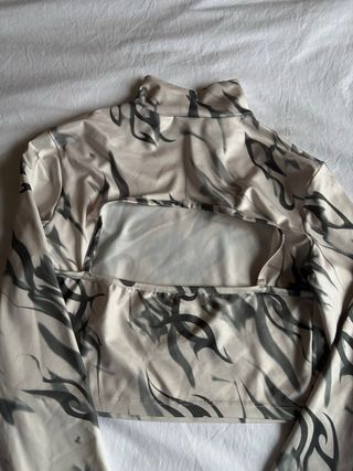 Top estampado de manga larga