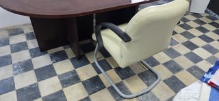 Mesa de reuniones madera oscura + 6 sillones piel