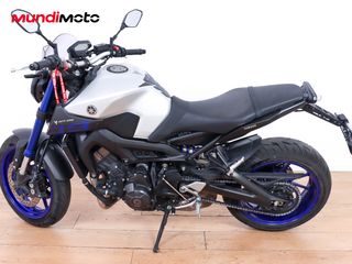 YAMAHA MT 09 