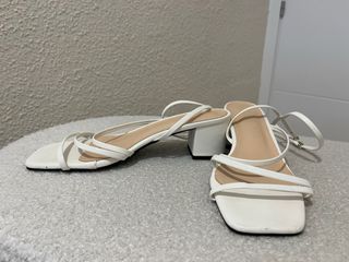 Sandalias blancas tiras finas