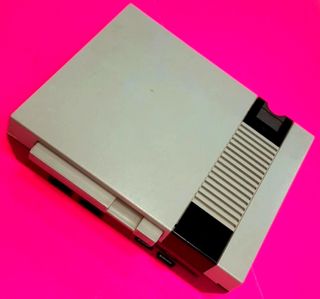 NINTENDO NES + 4 JUEGOS + 2 MANDOS + ACESORIOS 