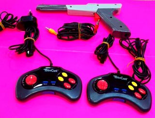 NINTENDO NES + 4 JUEGOS + 2 MANDOS + ACESORIOS 