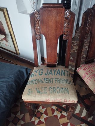 Sillas Art Decó con tapizado en saco.