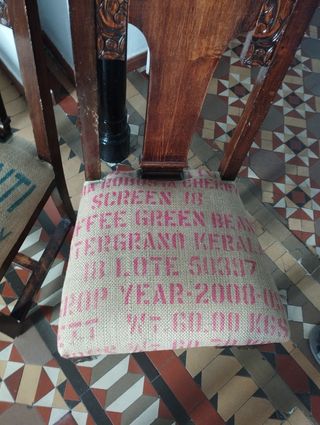 Sillas Art Decó con tapizado en saco.