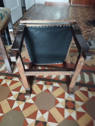 Sillas Art Decó con tapizado en saco.