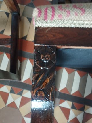 Sillas Art Decó con tapizado en saco.