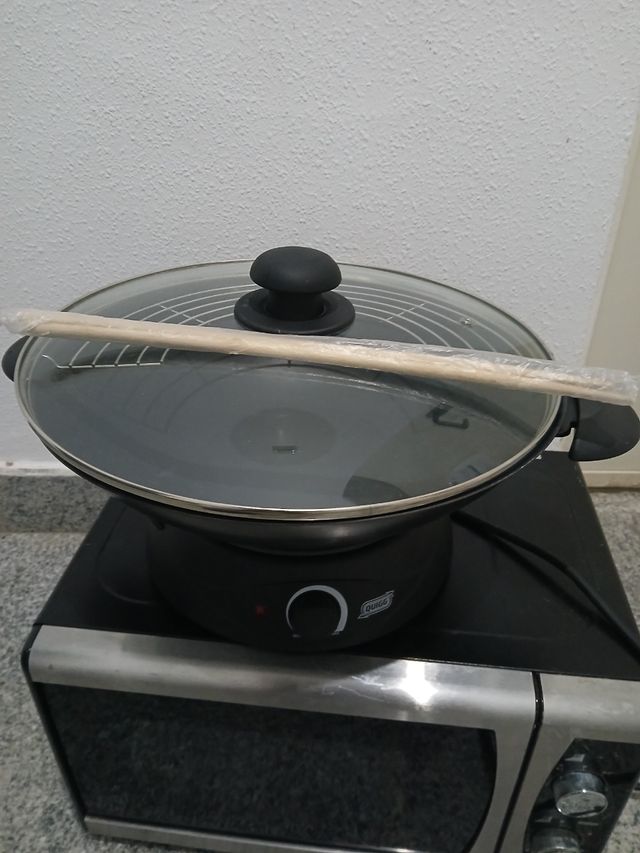 Wok eléctrico QUIGG con tapa y accesorios