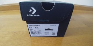 Zapatillas Converse Negras y Blancas