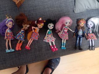 Casa árbol y muñec@s enchantimals