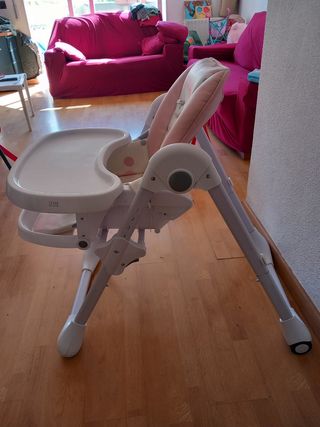 Trona infantil rosa con estampado