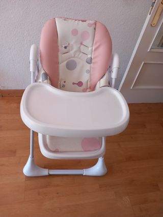 Trona infantil rosa con estampado